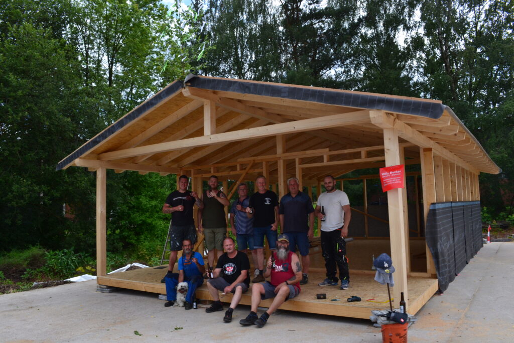 Die neue Hütte der Altstädter Männerkompanie während der Bauarbeiten im Sommer 2021.